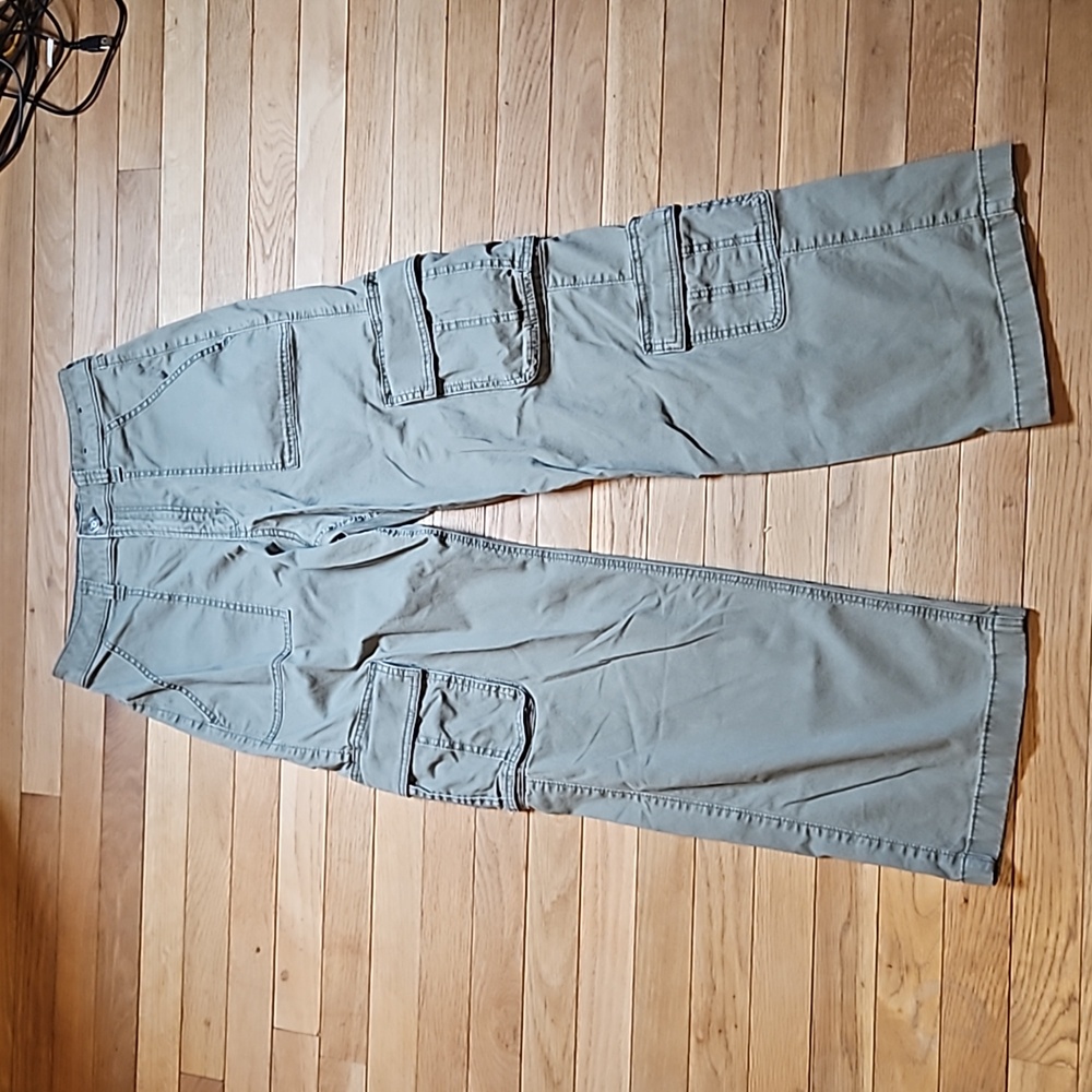 Hollister sz 8R Ultra High Rise Baggy Cargo Pant